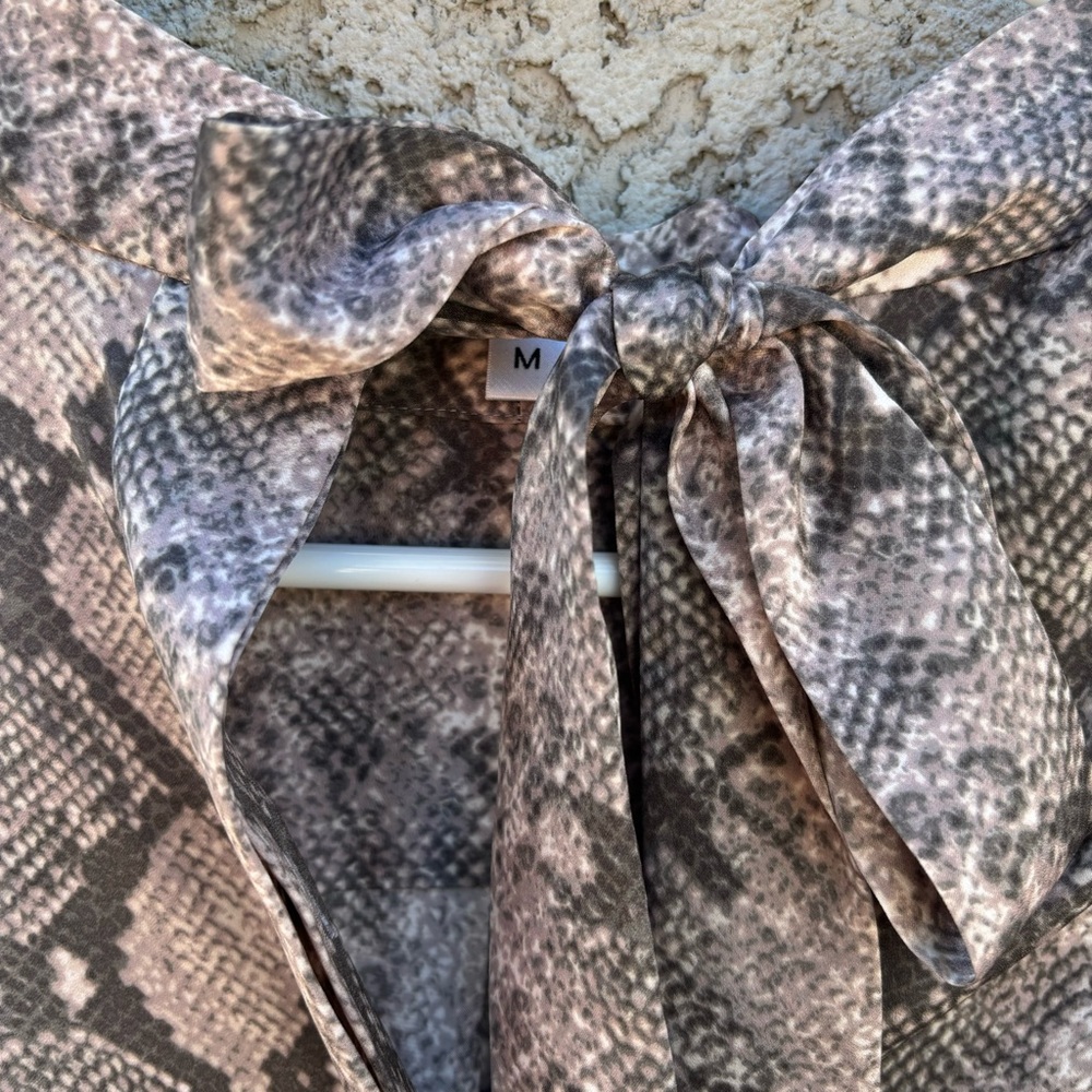 STELLA & DOT Snakeskin Print Neck Tie Long Sleeved Button Down Blouse - Picture 5 of 10